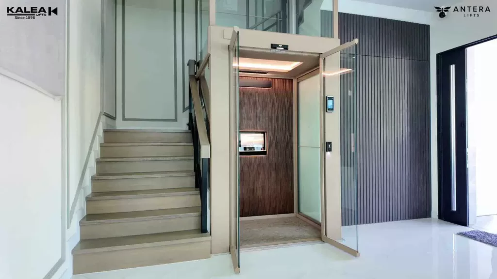 Lift Tangga vs HomeLift: Solusi Aman & Elegan di Tahun 2026 4 Kalea-lift-Antera-Z90 inside luxurious home