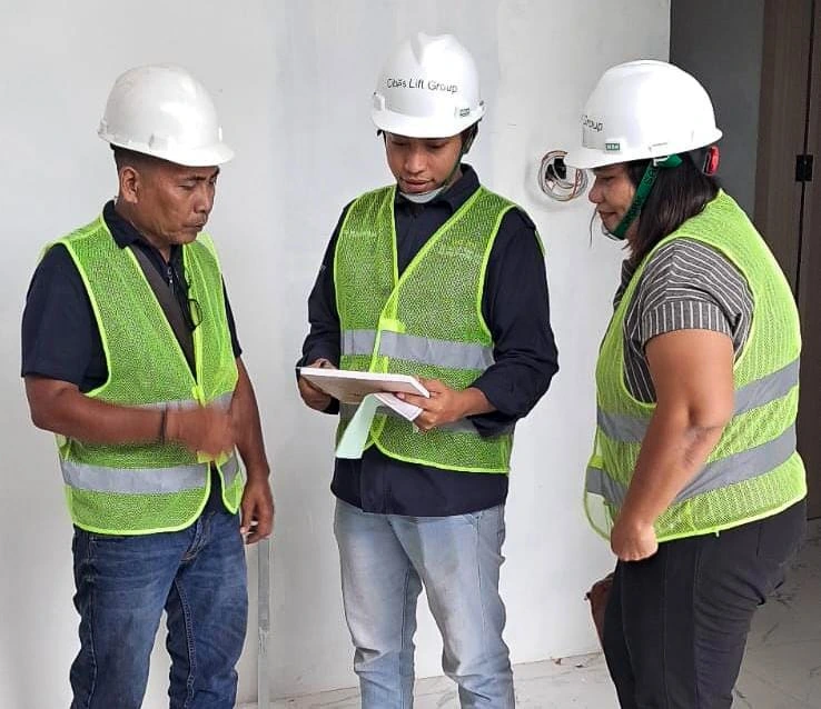 Asset Foto Teknisi 6